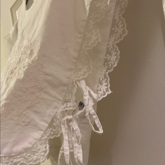 Zara Lace Trim Top - Picture 3 of 4